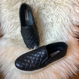 Steve Madden black quilted loafers